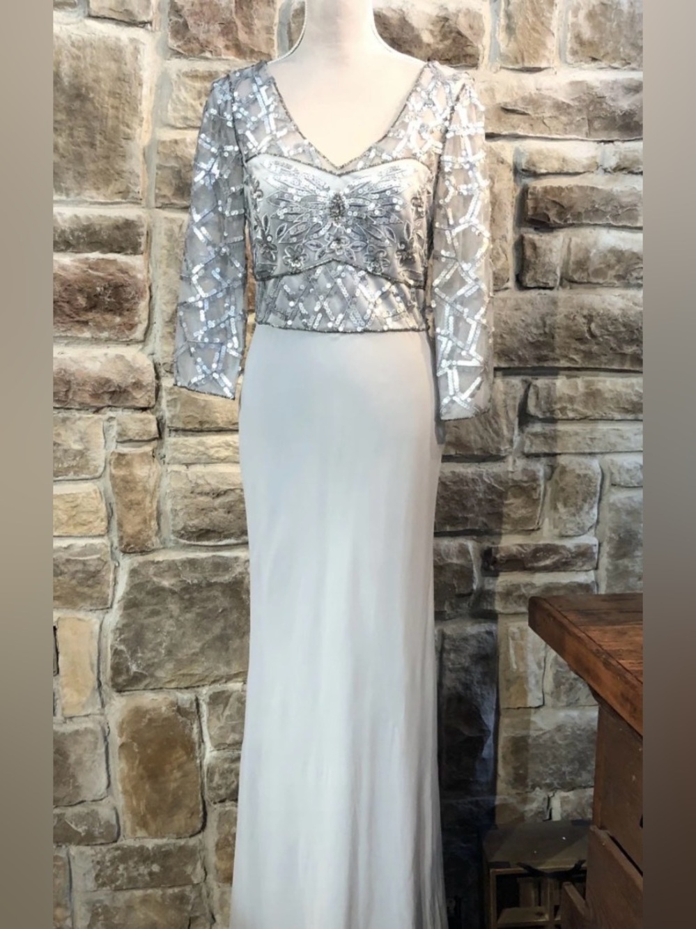 MOB Sue Wong Nocturne silver beaded v neck elegant gown size 12